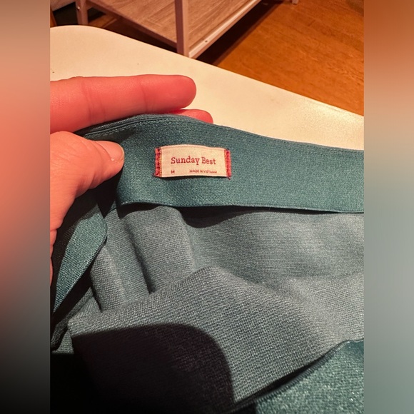 Aritzia Sunday Best medium green Tulip Mini Skirt NWOT - Picture 3 of 6